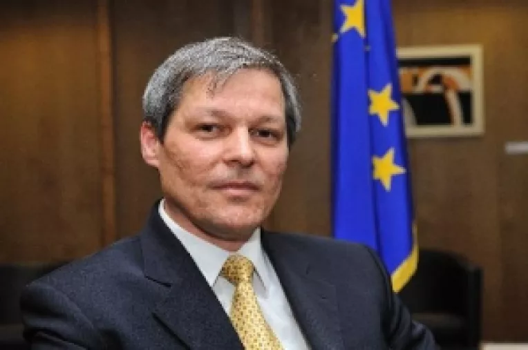 Analiza ING: Dacian Ciolos are sansele cele mai mari sa ajunga premierul Romaniei