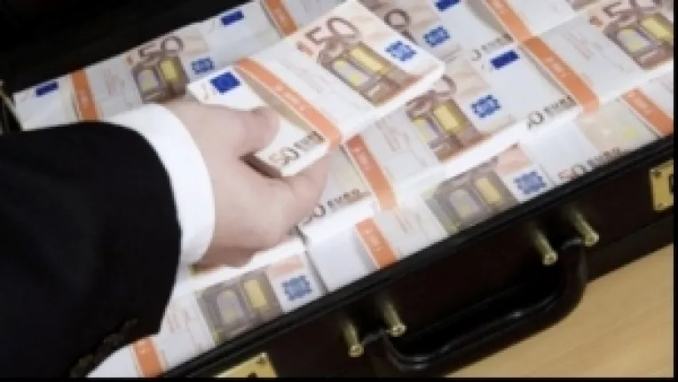 Becali risca un plus de pedeapsa pentru ca a vrut sa-i stimuleze cu 1,7 milioane de euro pe jucatorii de la "U" Cluj