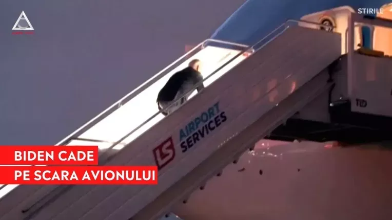 Biden s-a impiedicat din nou pe scarile unui Air Force One