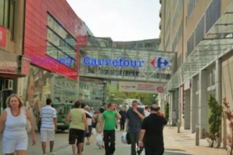 Bucuresti: Hipermarketul Carrefour de la Piata Unirii va fi deschis non-stop pe perioada verii