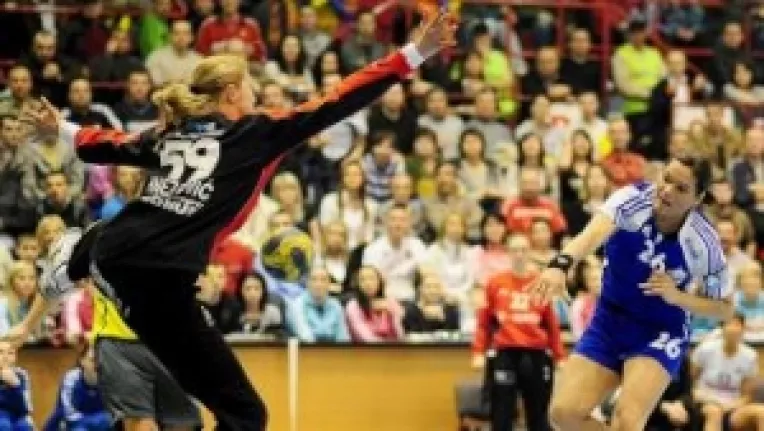 Campionatul European de handbal feminin : Romania bate Spania. Mai sunt sanse sa jucam semifinalele!