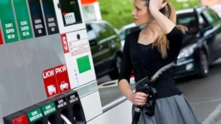 De ce Romania are unii din cei mai scumpi carburanti in Europa?