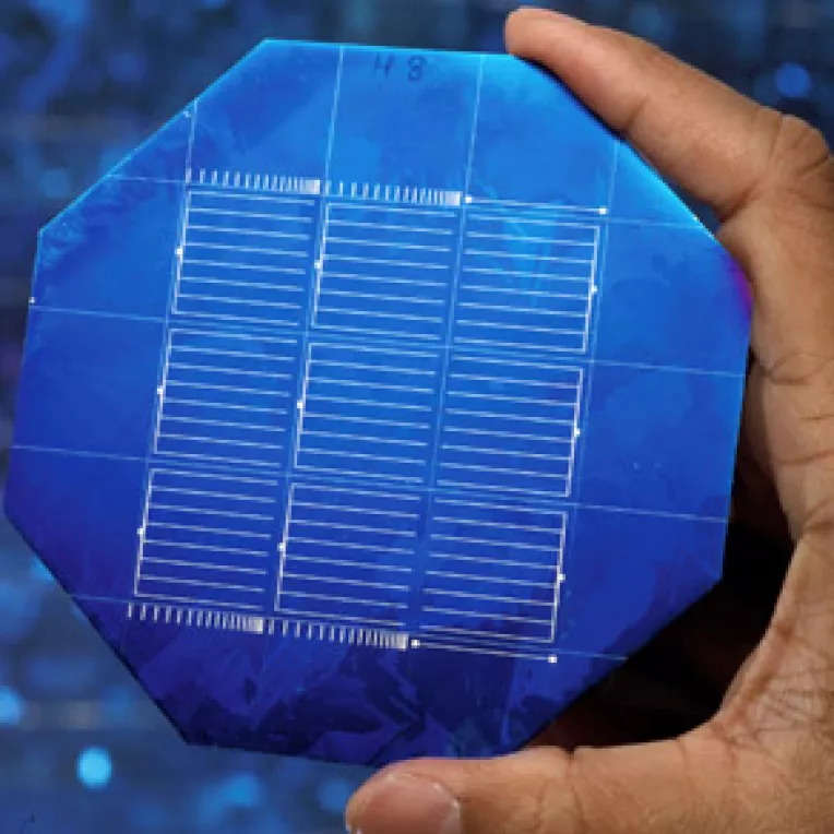 Ecran cu alimentare proprie - in curand de la Motorola