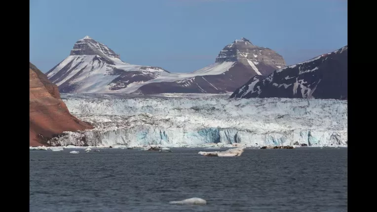 Ghetarii din Alaska se topesc mult mai repede decat anticipau oamenii de stiinta