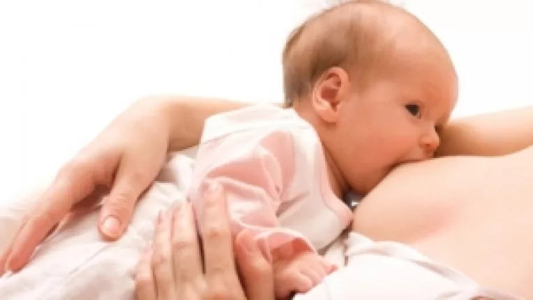 In Australia, mamelor care alapteaza le este interzis sa se tatueze