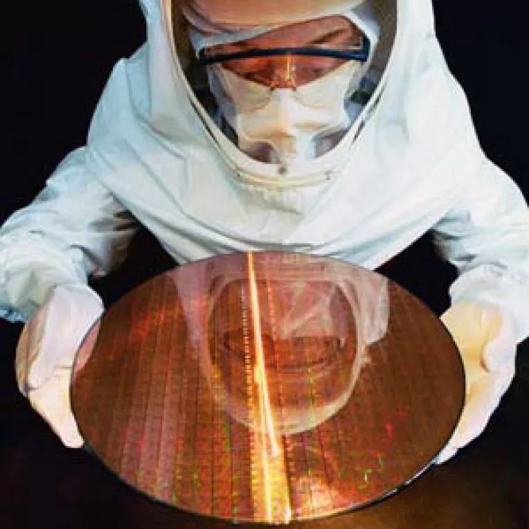 Intel isi mareste capacitatea de productie