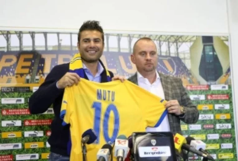 Marele fotbalist roman Adrian Mutu se intoarce ACASA, in Romania