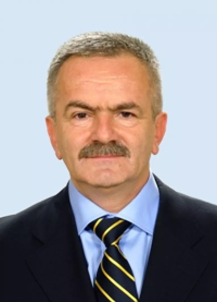 Masurile aberante anticriza ale guvernului Boc 5: Concedieri, taieri de pensii, salarii si ajutoare sociale