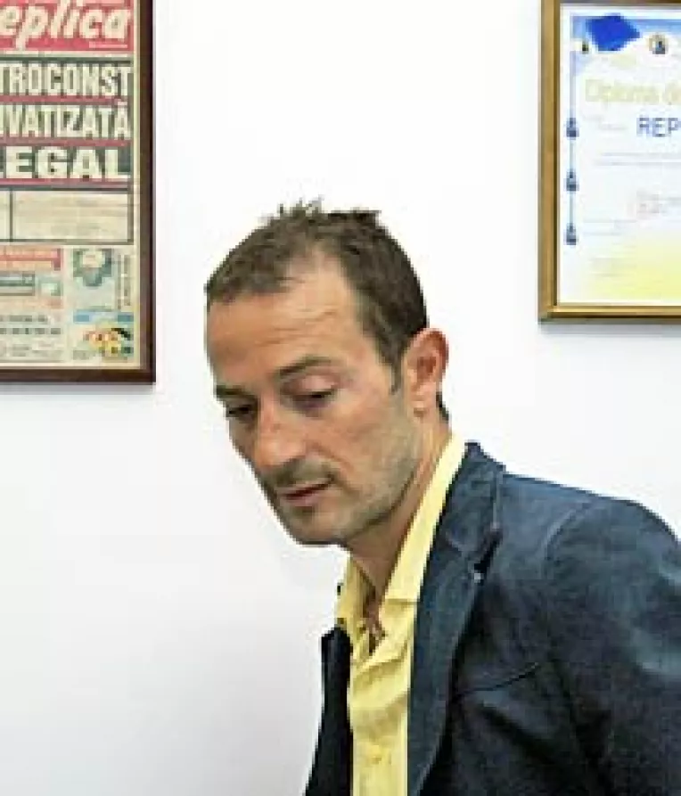 Mazare, in campanie electorala la ziarul Replica