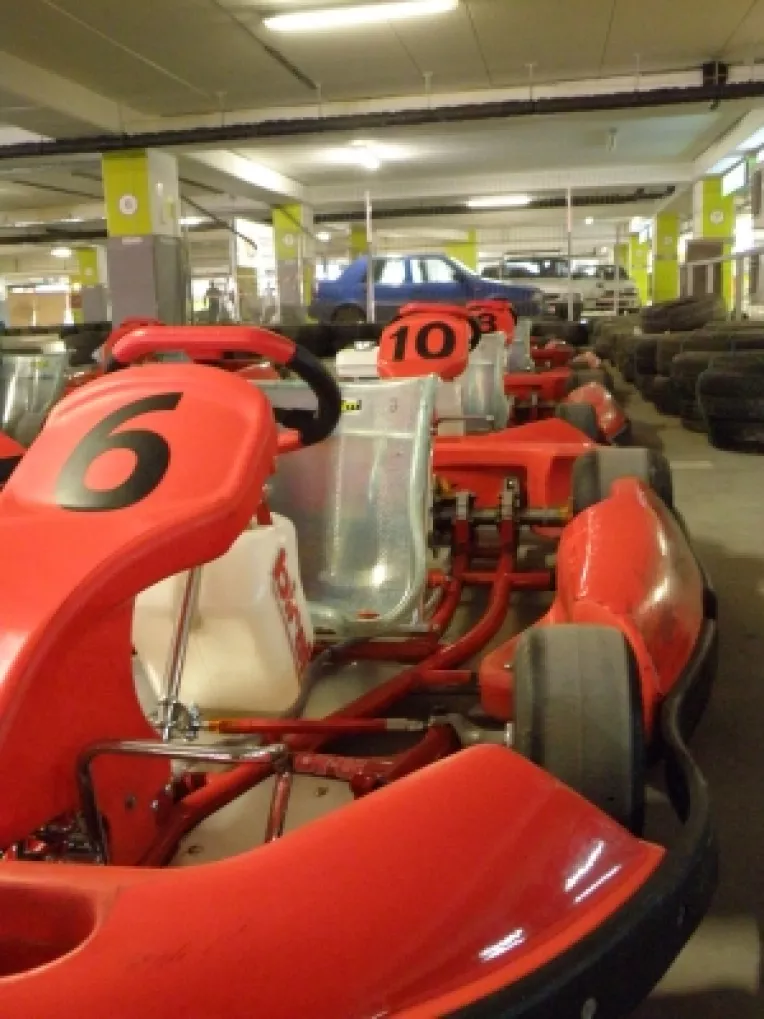 Mega fun are cel mai mare circuit de Carting aflat intr-un centru comercial din Romania