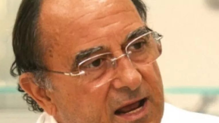 Politica dezastruoasa pentru tara: A te imprumuta ca sa traiesti