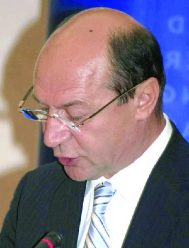 Presedintele Romaniei Traian Basescu:
"Imprumutul de la FMI ar putea sa se apropie de 20 de miliarde de euro"