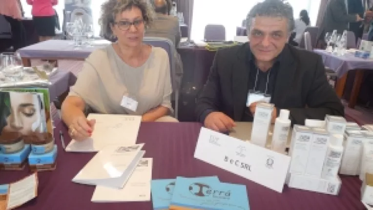 Prof. Luca Valgimigli si Dr. Anna Muscoso de la firma B e C srl: Materiile prime si formulele finale sunt testate pentru a verifica absenta toxinelor si a substantelor poluante!