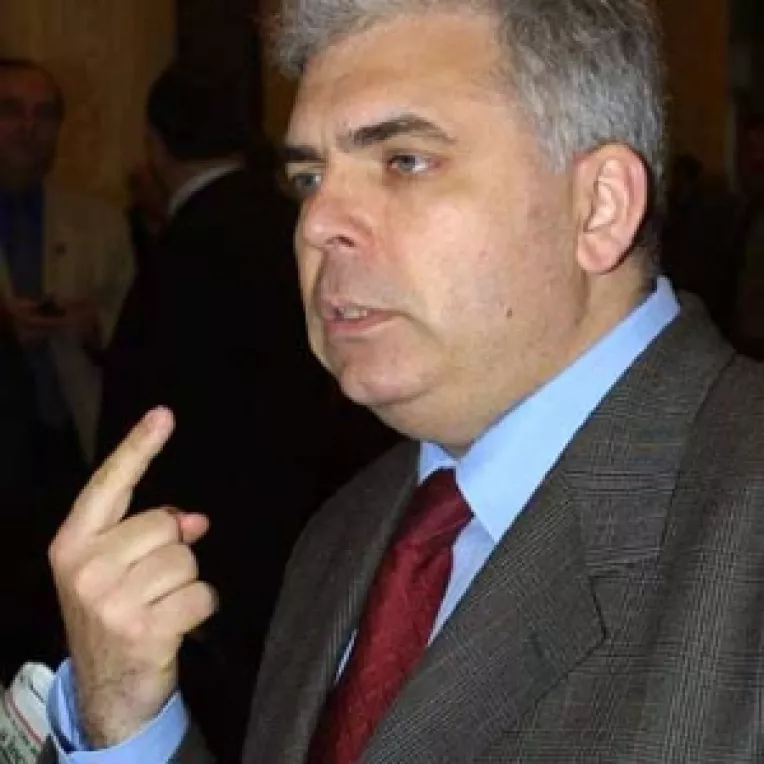 PSD face cartile, Basescu, PD si PNL sunt doar ostatici