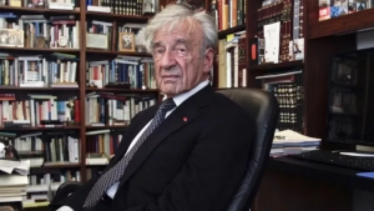 Scriitorul si filosoful Elie Wiesel a murit la varsta de 87 de ani