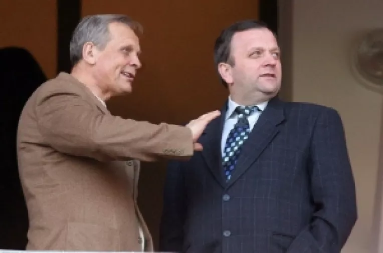 Stolojan, Flutur si Berceanu: Coalitia PSD-PD-L merge mai departe, Romania nu are nevoie si de o criza politica