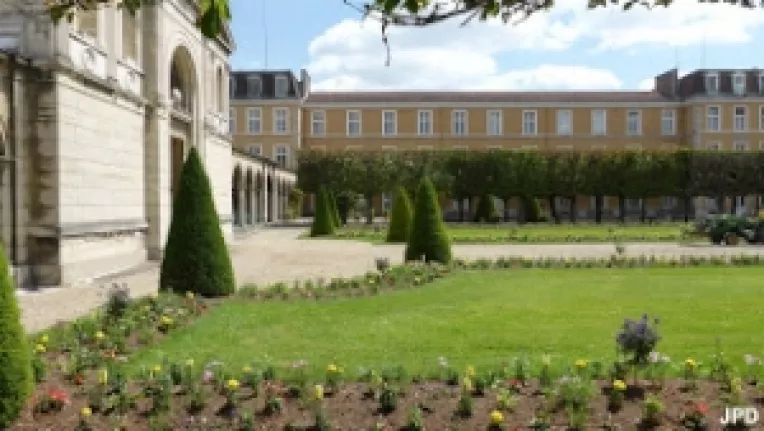 Terapie prin arta, la spitalul Charles-Foix din Ivry-sur-Seine, localitate din sud-estul Parisului