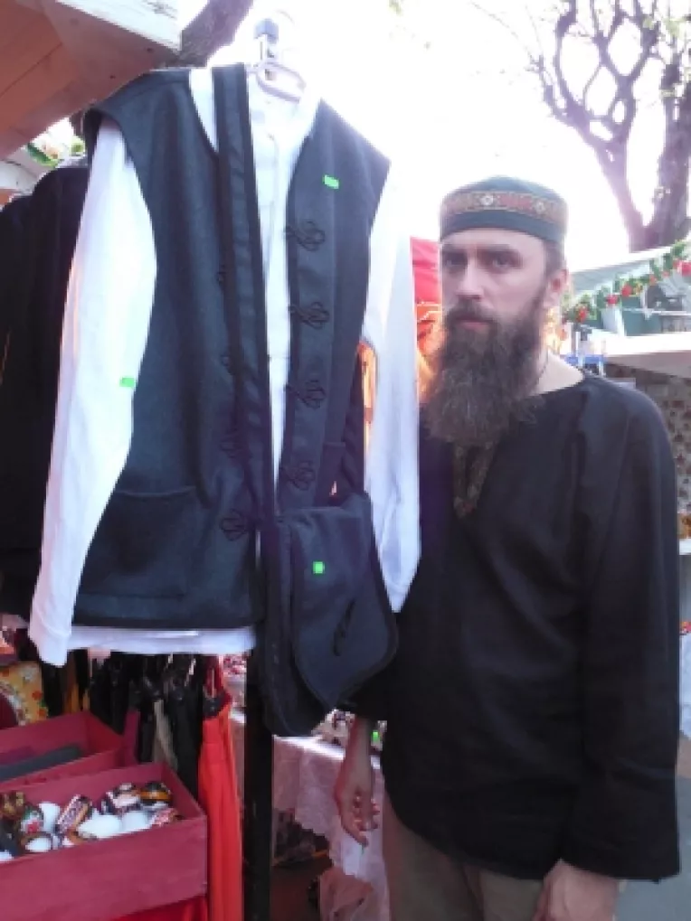 Tinuta barbateasca semnata Ioan Silviu Batariuc