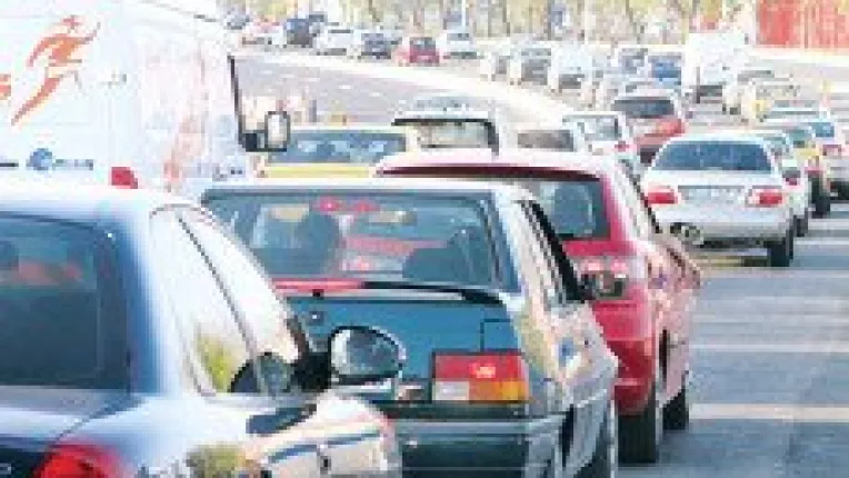 Turistii pleaca de la munte: Aglomeratie pe DN1 