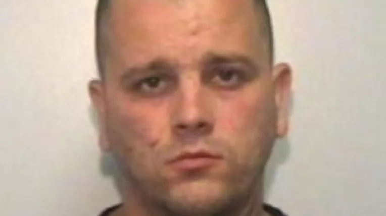 Un barbat a contractat virusul HIV de la femeia pe care a violat-o 