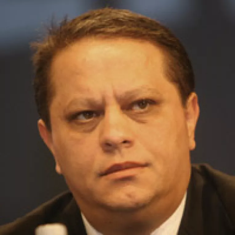 Valentin Nicolau : Blestemul Basescu nu s-a sfarsit